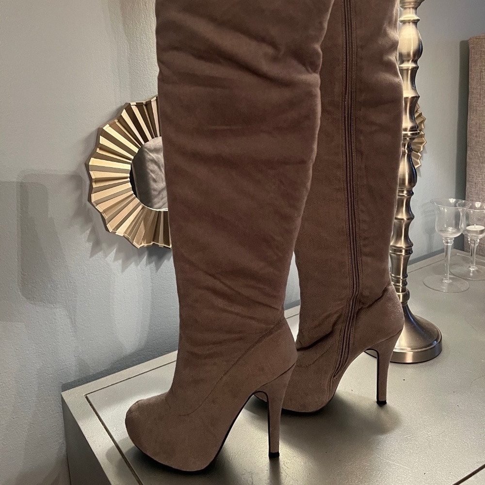 Size 7 Gray Thigh High Faux Suede Round Toe Boot